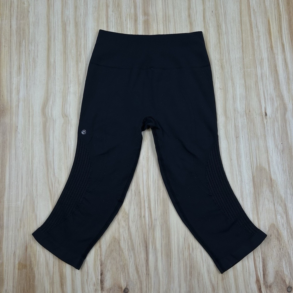 Lululemon Women's In‎ the Flow II Crop Leggings Fits Size 4 Black
